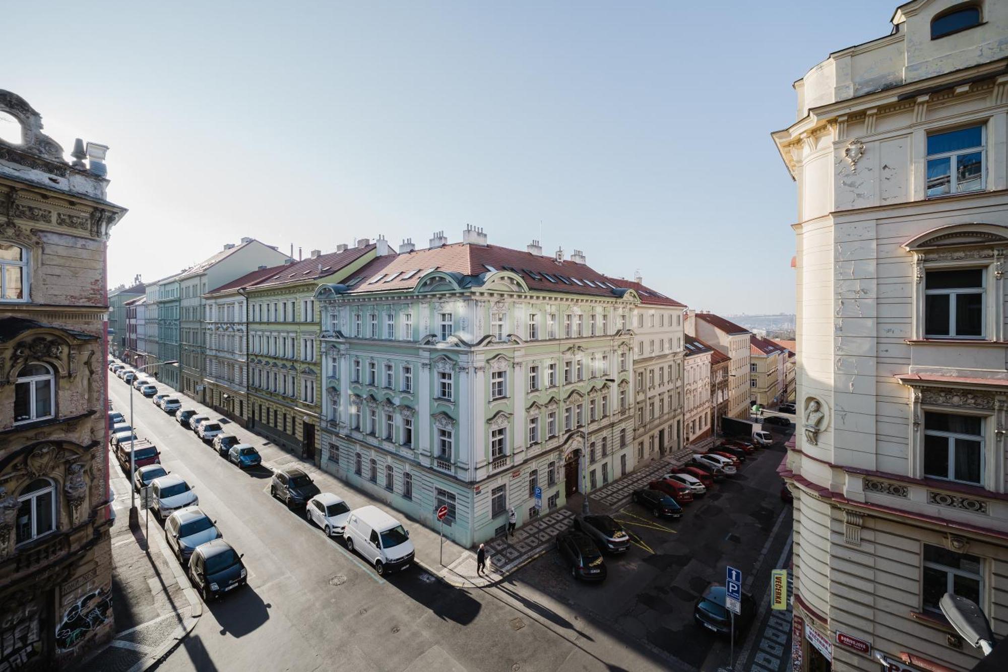 Days - Stylish - Netflix - Hip District Appartement *